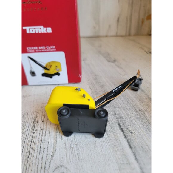 Hallmark Tonka Crane Clam 75th Anniversary ornament Xmas - Picture 5 of 6